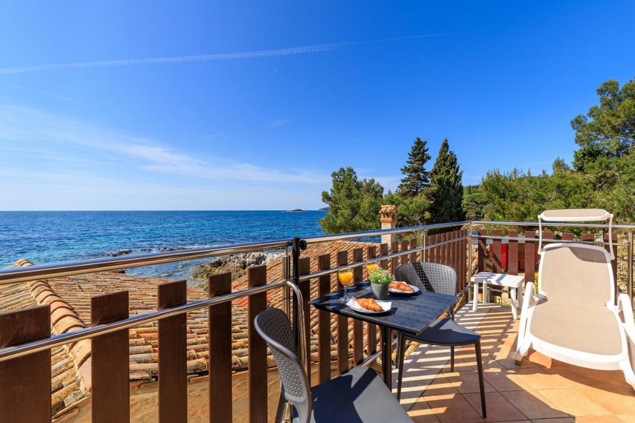 Cuvi Beach Apartments Rovinj Exterior photo
